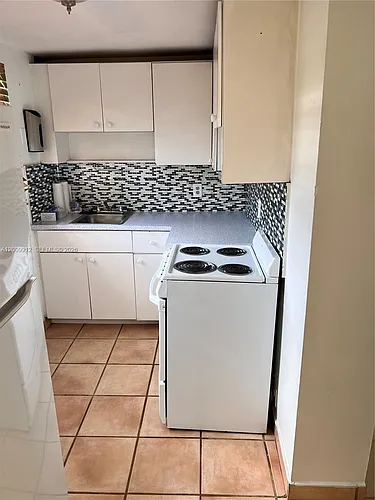 1329 SW 75th Ave Photo 1