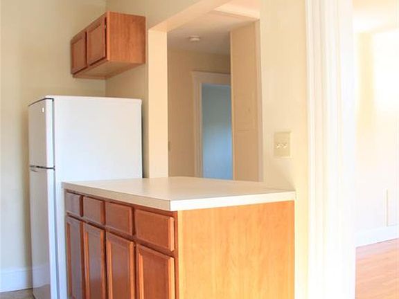4th image of 6 Agassiz St APT 5