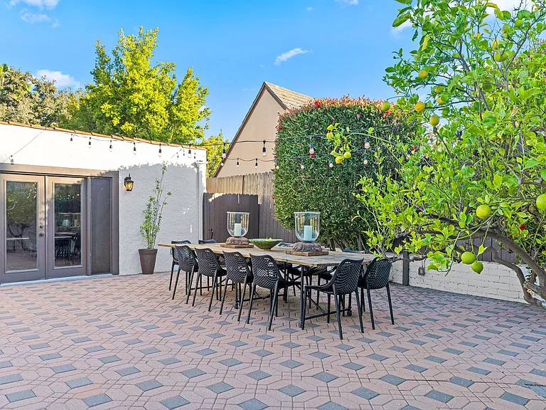 6160 San Vicente Blvd — Photo 17