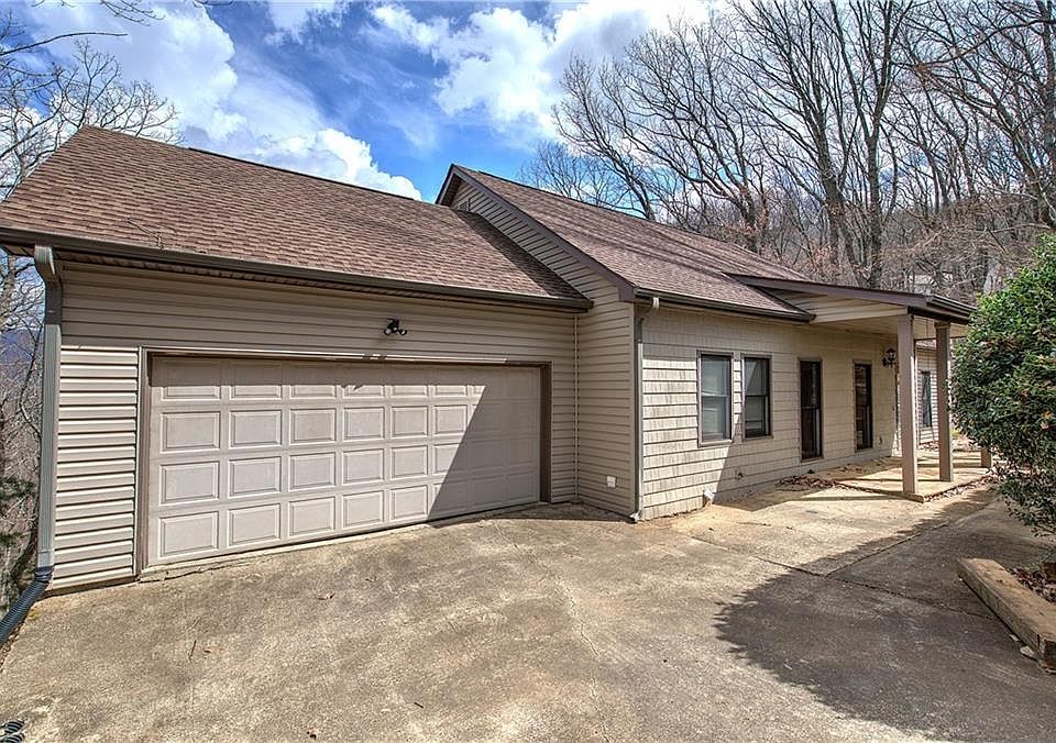 1st image of 207 Stone Ridge Ct