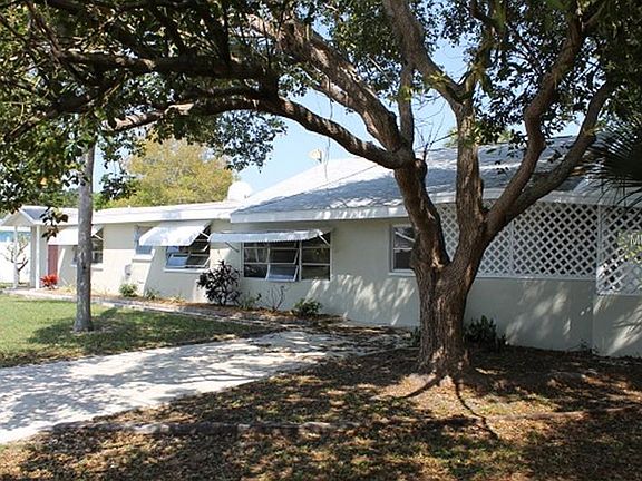 2nd image of 209 Park Dr