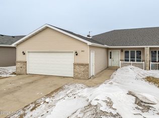 3923 Dakota Dr, Grand Forks, ND 58201