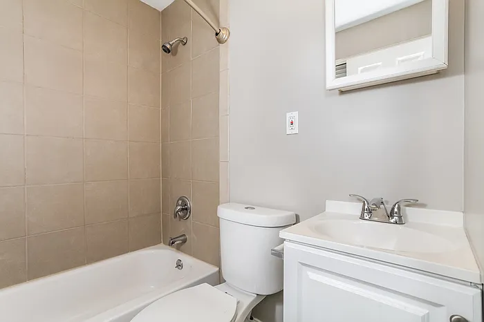 990 Sheffield Dr — Photo 6