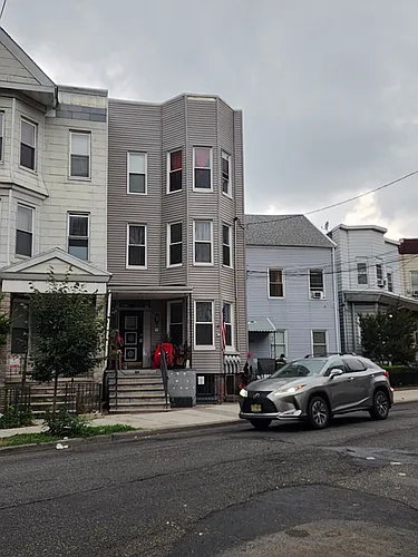 335 Summit Ave #1 Photo 1