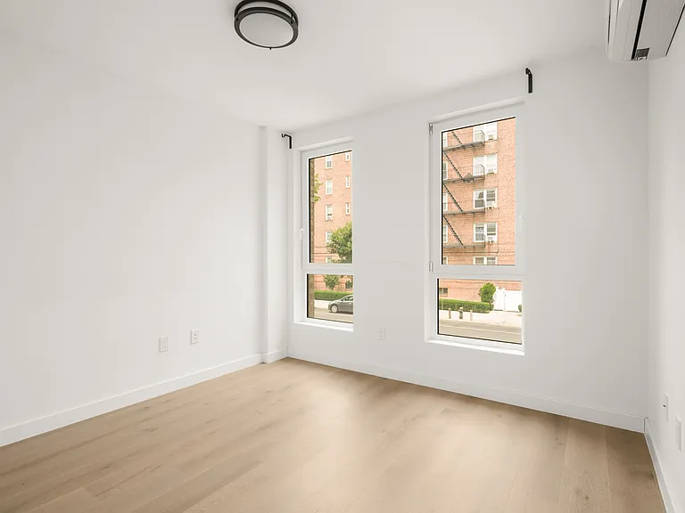 618 Avenue H #2C — Photo 4