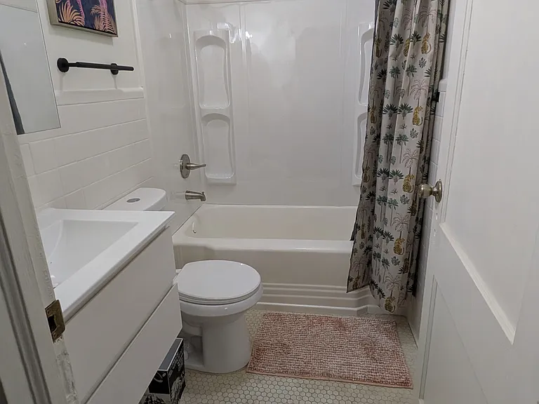 958 Montgomery St — Photo 10