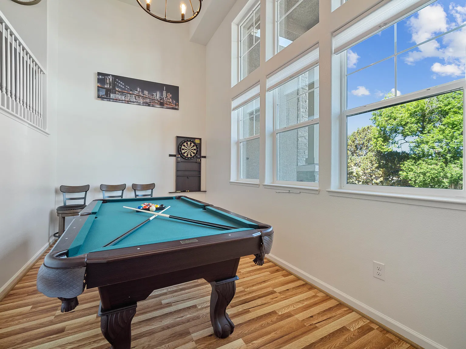 3 bed, 1796 sqft, $5,000 — Photo 2
