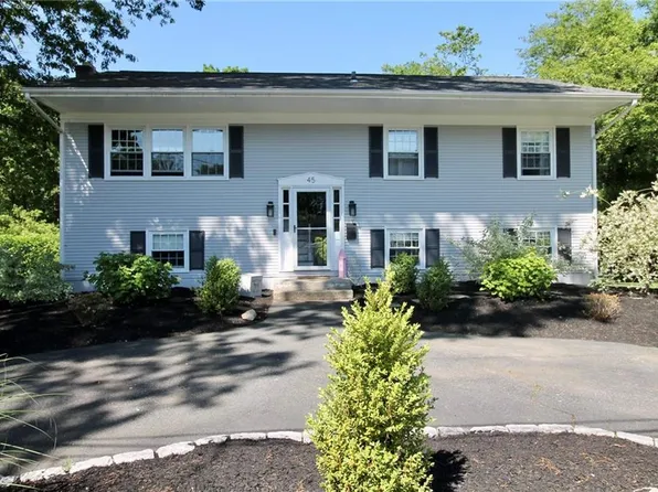 45 Green River Ave, Warwick, RI 02889