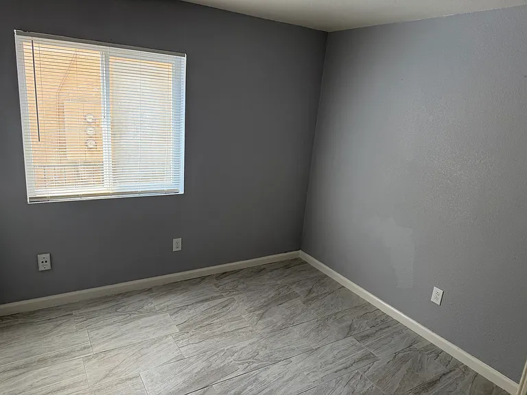 2255 E Sunrise Ln #B — Photo 25