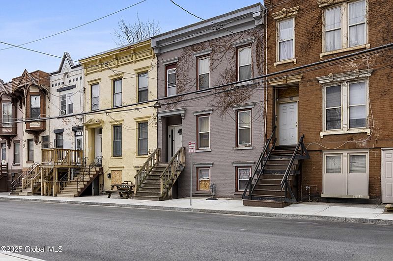 2nd image of 320 1st Street