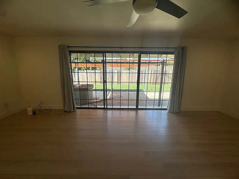 9101 Rosewood Dr — Photo 16