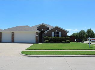 8333 Wesson Rd, Arlington, TX 76002