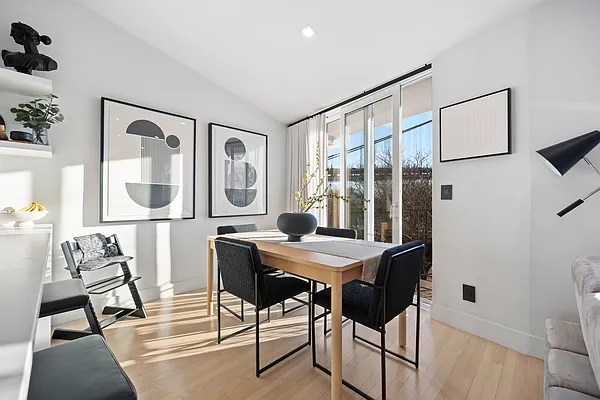 Sold by REMAX Elite | media 5