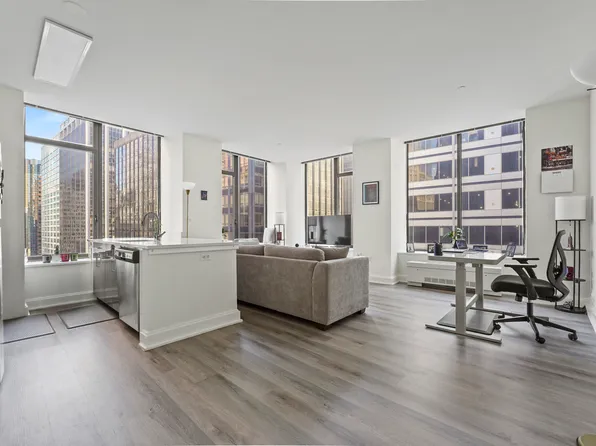 10 Hanover Square image 1 of 10