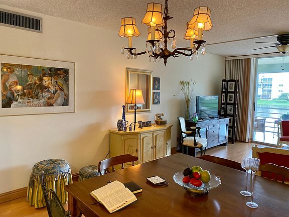 4th image of 1025 SE 3rd Ave APT 205