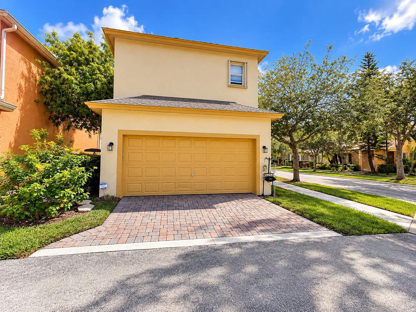 3 bed, 2.5 bath, 1481 sqft, $2,800 — Photo 2