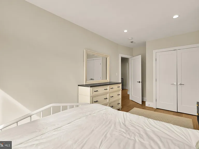 432 Emerson St NW — Photo 39