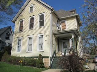 467 N Grove Ave, Elgin, IL 60120