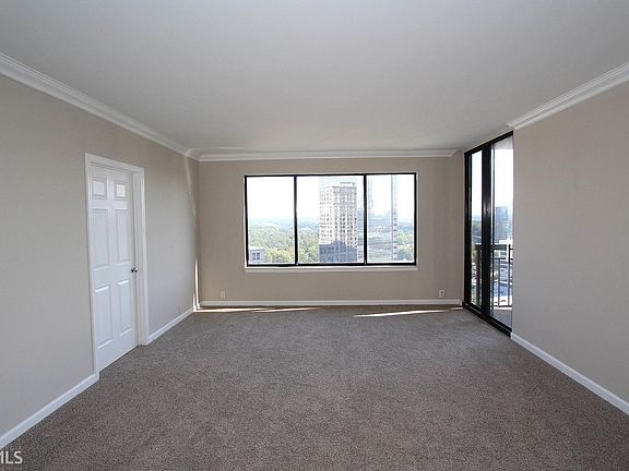 5th image of 3481 Lakeside Dr NE APT 2703