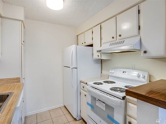 4th image of 3425 S 176th St Unit 170