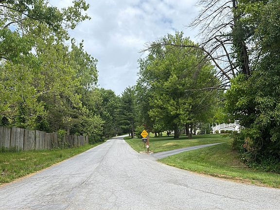 4th image of 107 Woodland Dr