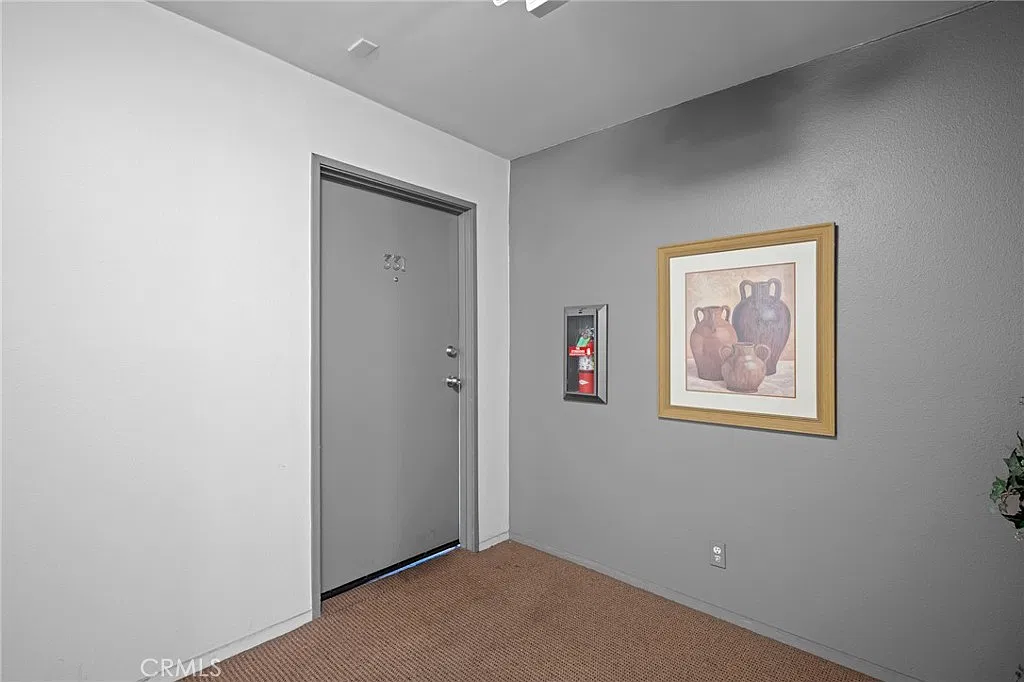 2 bed, 880 sqft, $2,800 — Photo 3