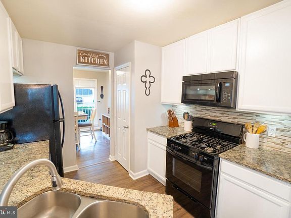 Granite Counter Tops/Tile Backsplash