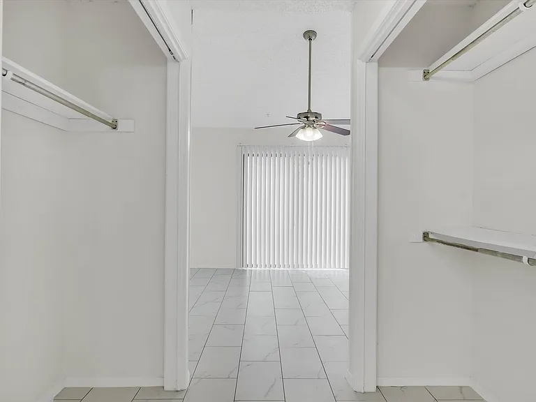 332 W Corporate Dr — Photo 8