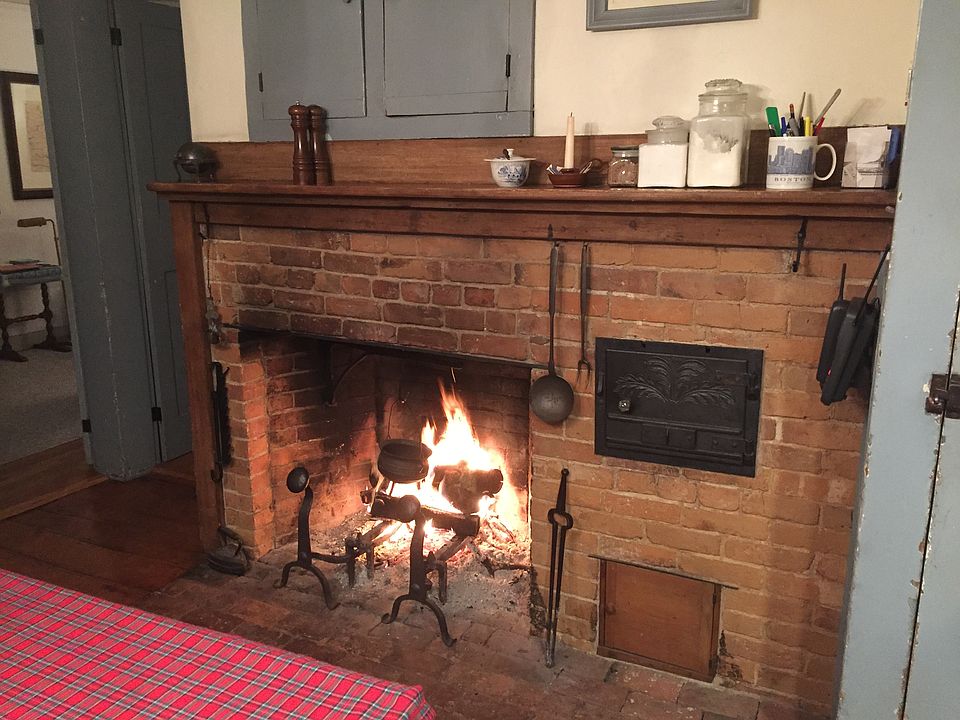 2nd image of 954 Chestnut St