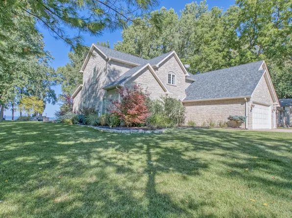 5100 Streich LANE, Oshkosh, WI 54902