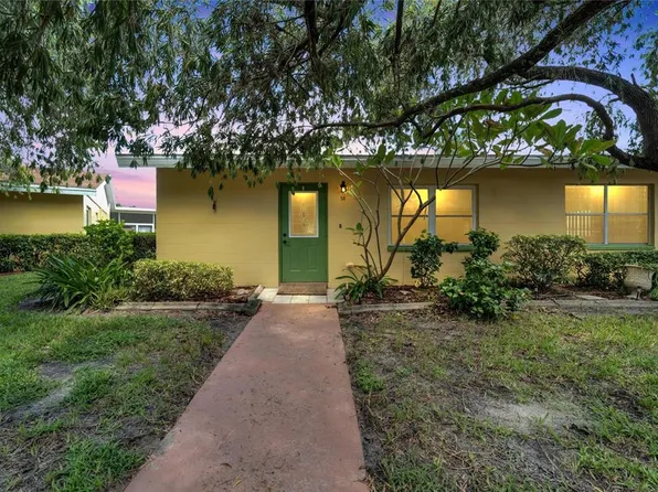 401 Dorchester Pl APT 58, Sun City Center, FL 33573