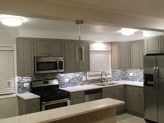 4th image of 6563 N Northwest Hwy APT 1A