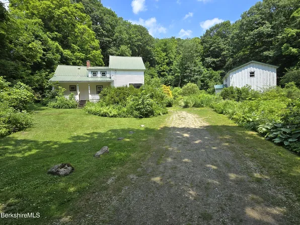 135 E Hoosac St, Adams, MA 01220