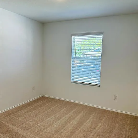 1728 Round House Ln — Photo 10