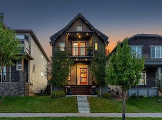 721 Chinook Gate Ln E, Airdrie, AB T4B 4W1
