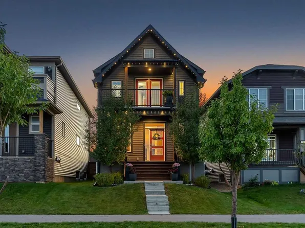 721 Chinook Gate Ln E, Airdrie, AB T4B 4W1