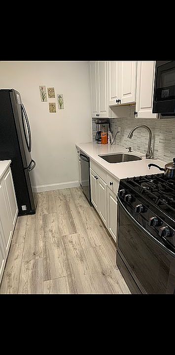 1st image of 244 Pointe Cir N