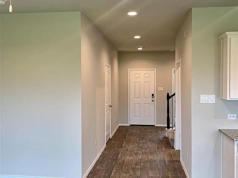4227 Isoletta Ct — Photo 18