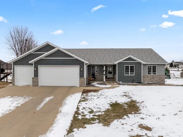 701 Carnoustie Pl SE, Pine Island, MN 55963