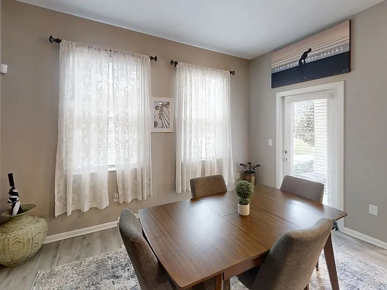 8511 Golf Way — Photo 5