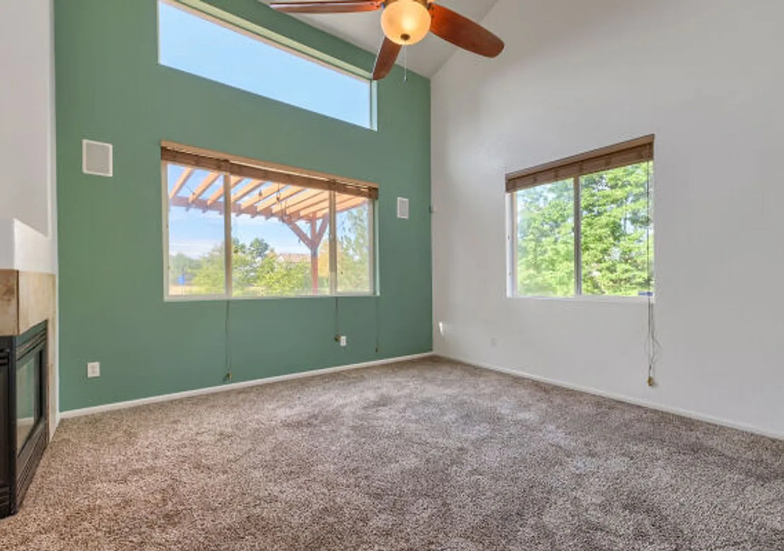 Low-Maintenance 3 Bed/3 Bath Cherrywood Park Home That Backs To Greenway — Photo 2