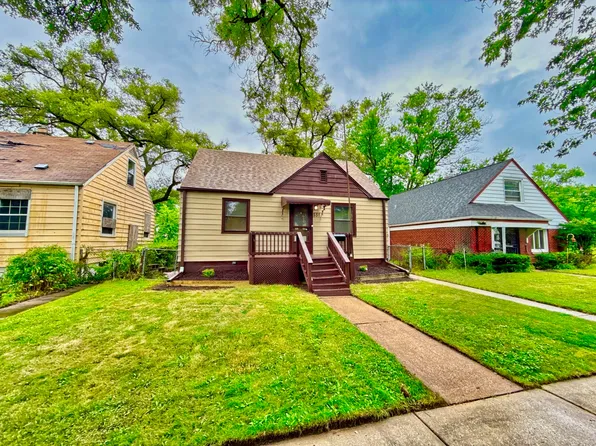 551 E 149th St, Harvey, IL 60426