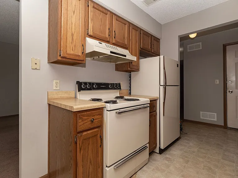 213 W Main St — Photo 19