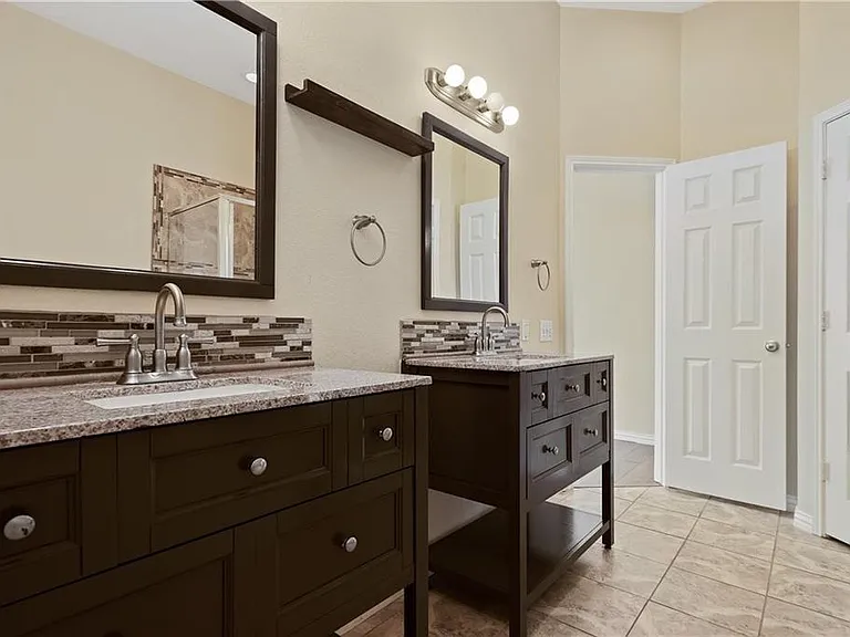 6701 Candlecreek Ln — Photo 20