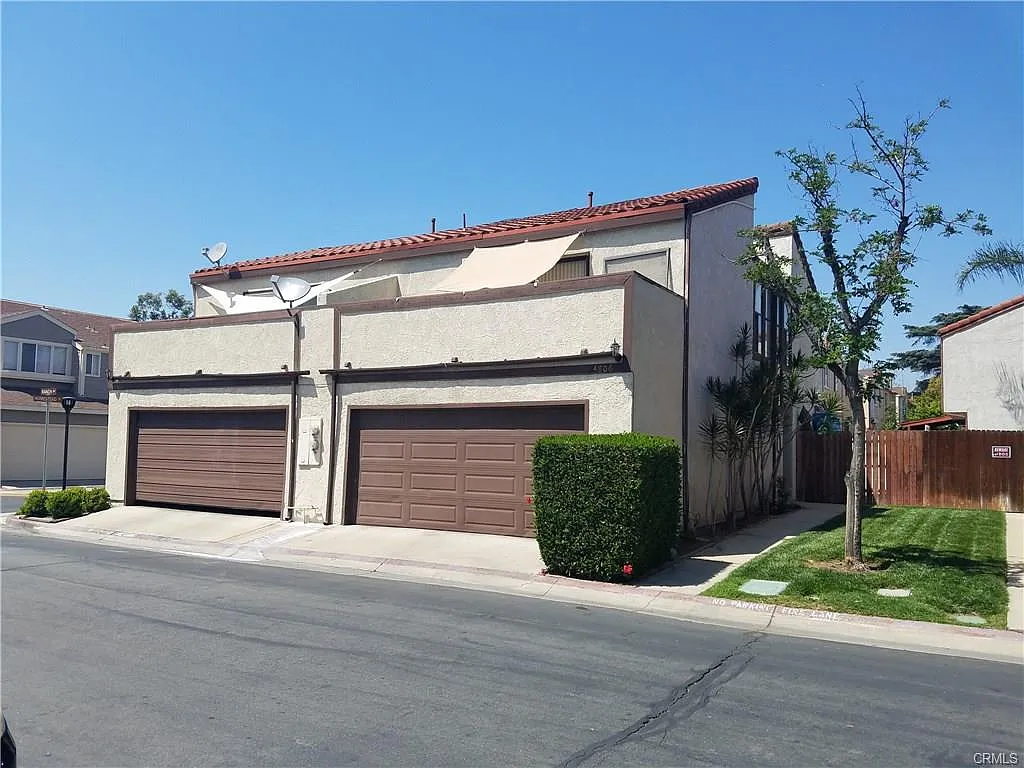 3 bed, 2.5 bath, 1281 sqft, $2,950 — Photo 2
