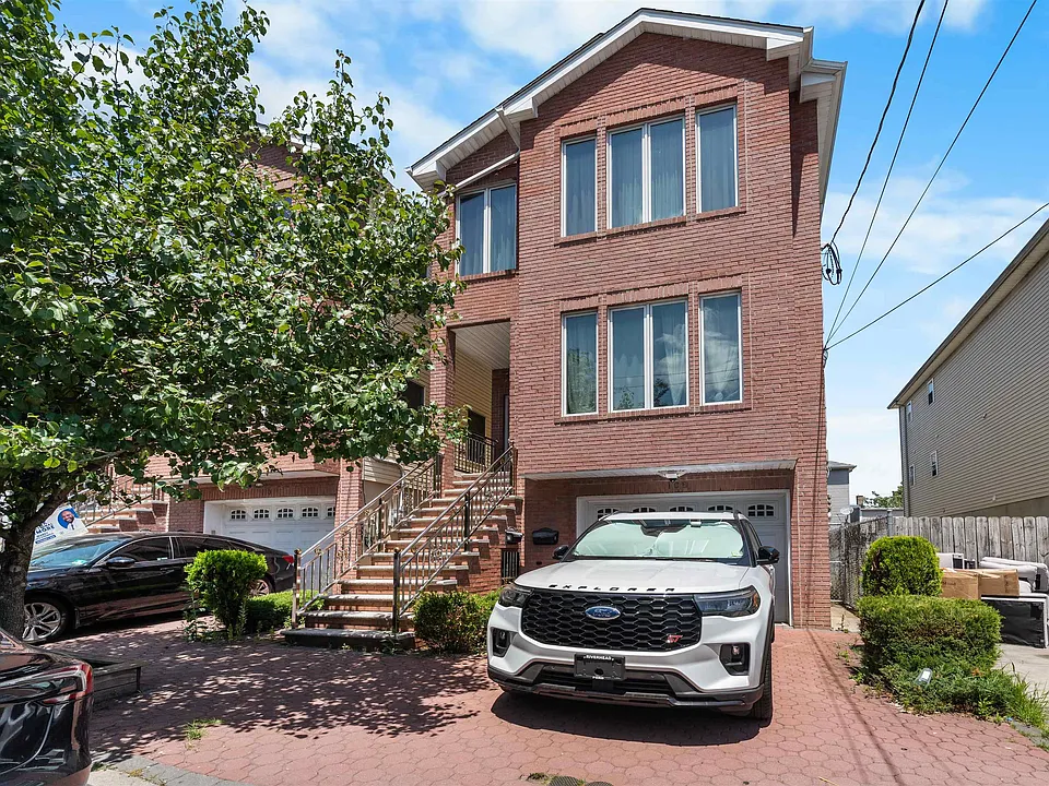 108 Kearney Ave #1