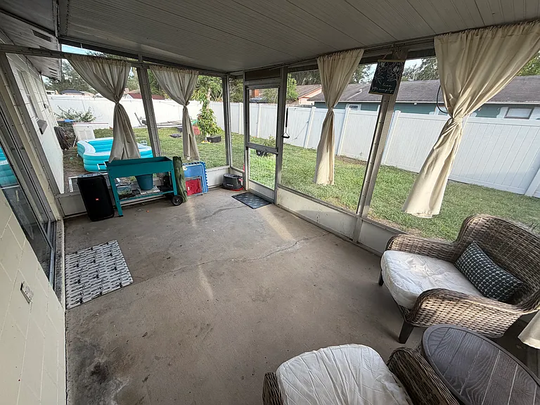 819 Pebblewood Dr — Photo 32