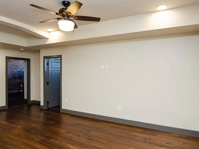 203 W Commercial St #3B — Photo 15