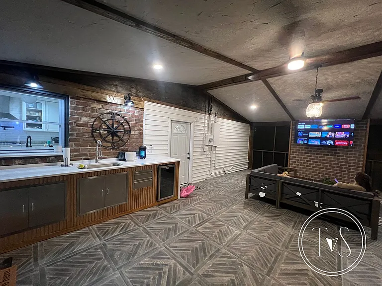 728 Windsor Rd — Photo 14