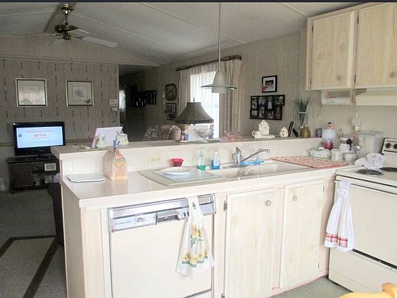 2nd image of 45 Wintergreen Dr